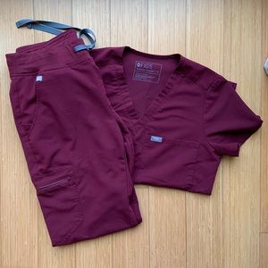 Figs burgundy set (XS top, ST bottoms)